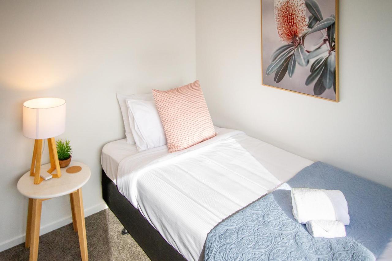 Sunsoaked & Stylish 3 Bed, 1.5 Bath W Garage Apartment