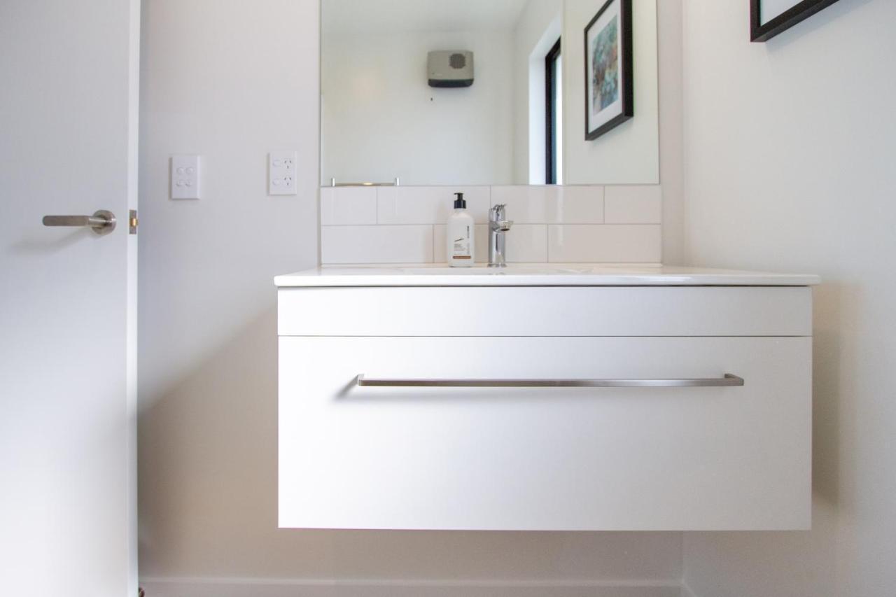 Sunsoaked & Stylish 3 Bed, 1.5 Bath W Garage Apartamento Christchurch